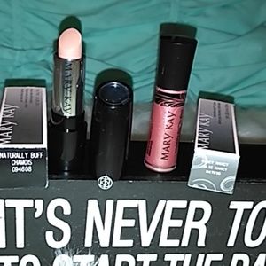 MK bundle Lipstick/ lipgloss😍😍